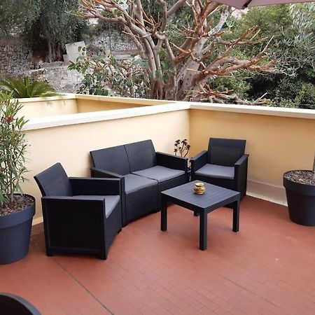 Le Garavan, Superbe Studio Vue Mer Et Vieux Menton Exteriör bild